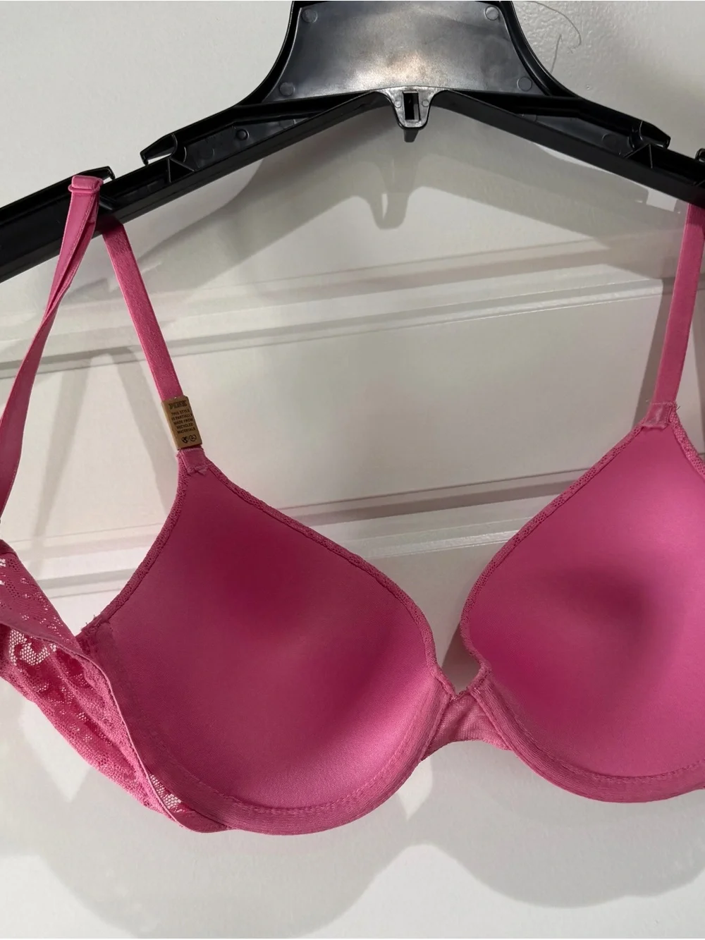 PINK Victoria's Secret Pink Lace Molded T-Shirt Bra - Picture 6 of 7